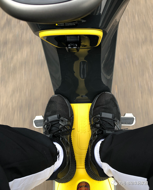 九号电动车顶着风雨C80高负重长距离体验