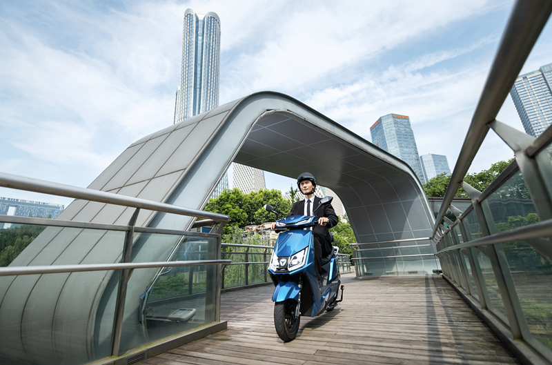 一次充电多跑一半，雅迪冠能系列上市，续航长达122km