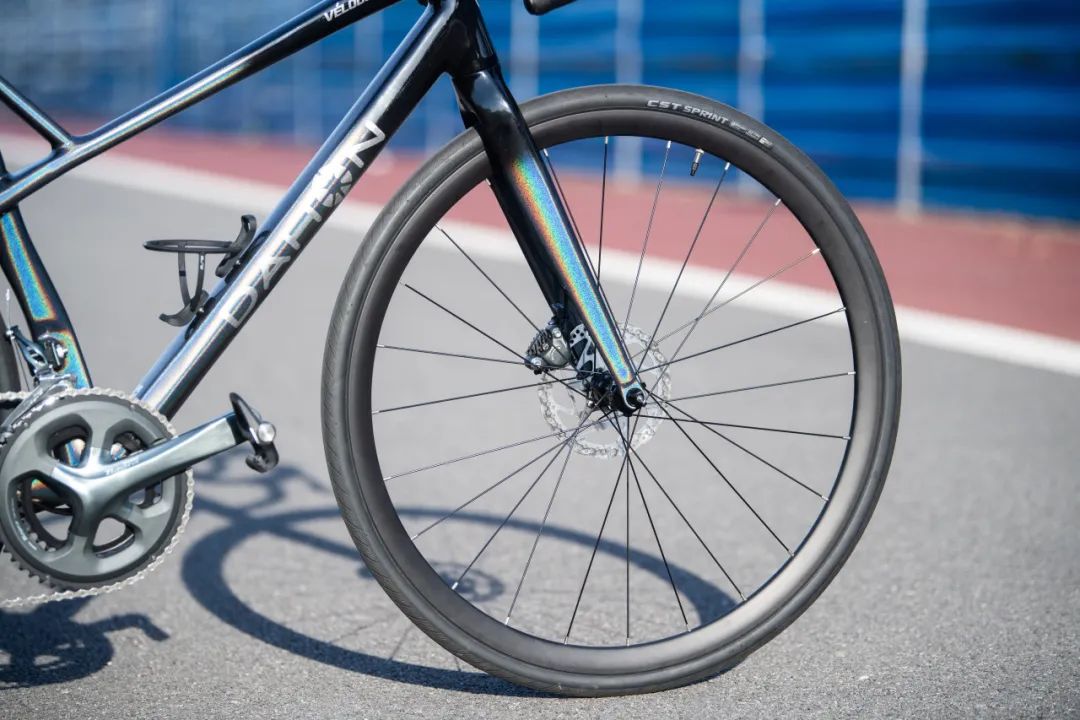 轻驰出发探索新世界DAHON大行公路车Vélodon