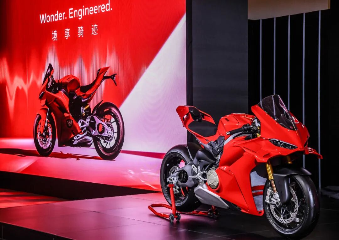 [2024-12-18]境享骑迹杜卡迪品牌之夜燃动启程全新PanigaleV4耀世登场