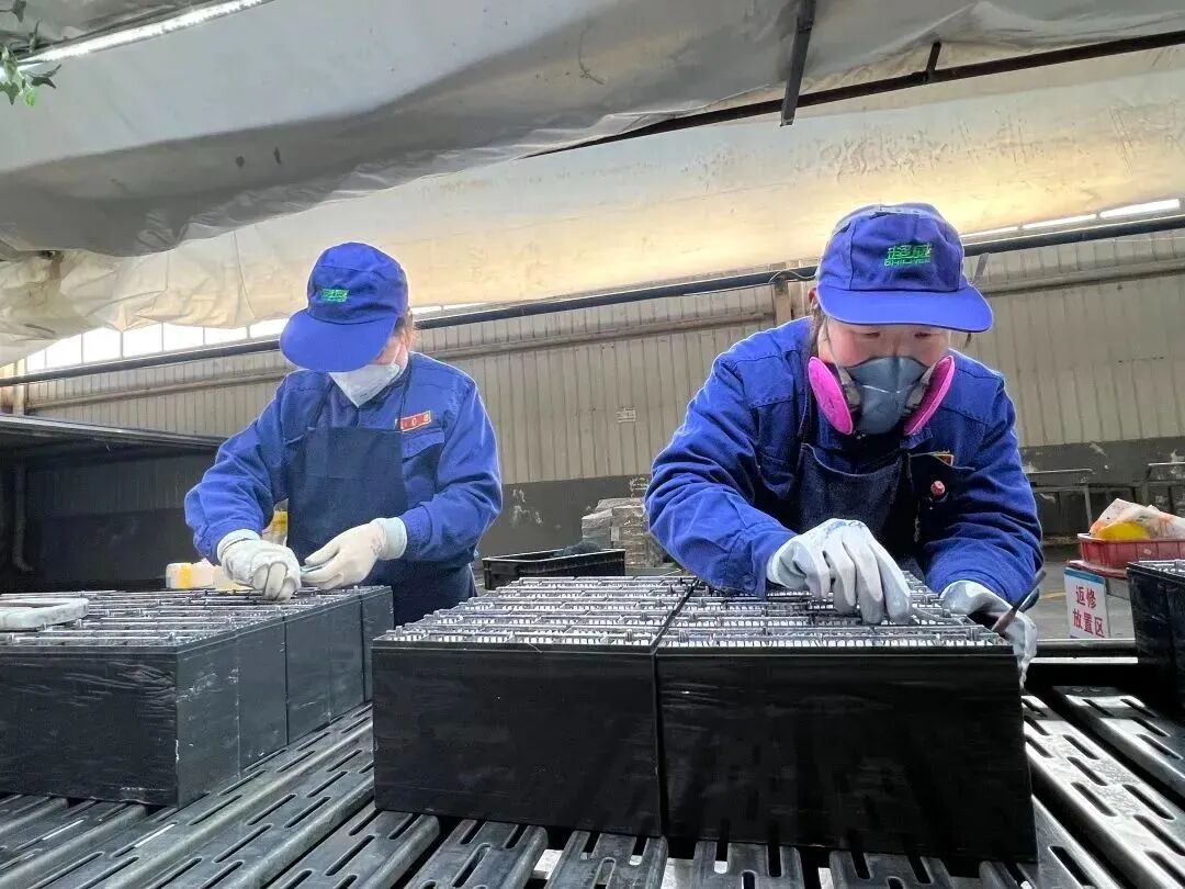 挑战长寿传骑2014年超威长寿电池强势刷新行业寿命新纪录客户狂赞点名还要超威