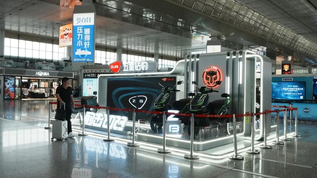 重新定义豪华机甲座驾五星钻豹机甲豹市场热度持续走高实力领跑